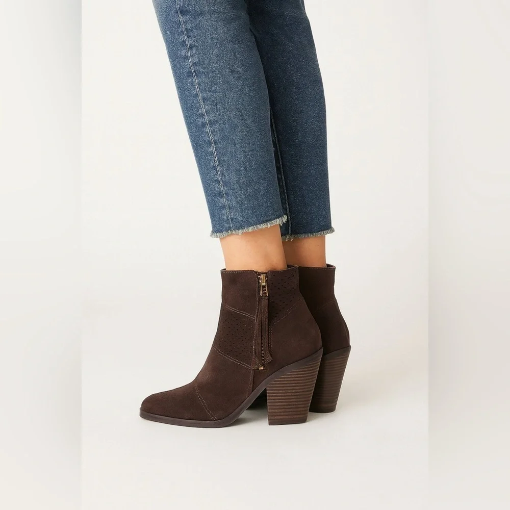 Lucky Brand Brown Suede Ankle Booties. Size-7M